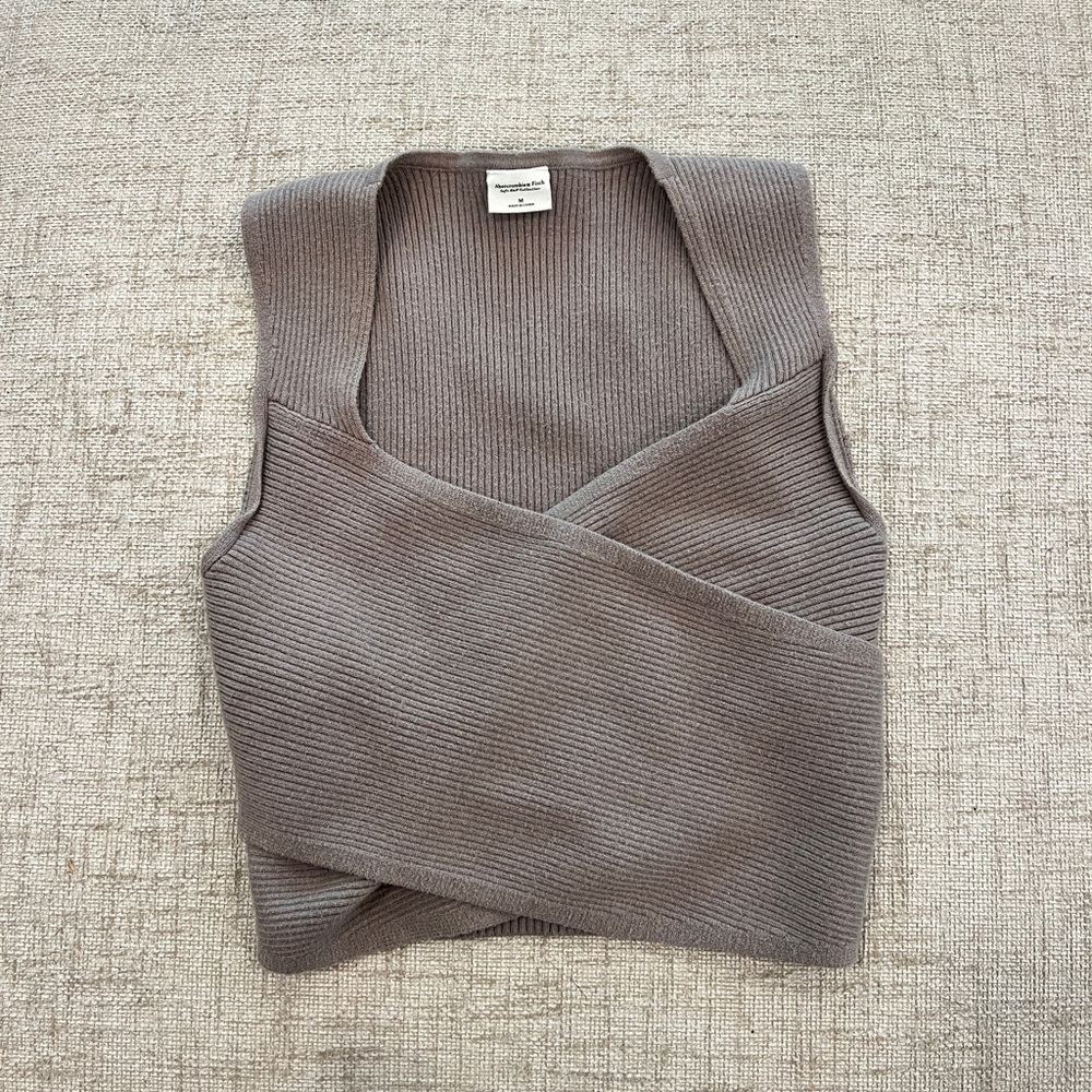 A&F Soft Collection Ribbed Wrap Tank - Picture 3 of 4